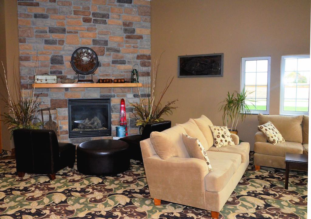 Cobblestone Inn & Suites - Lake View 외부 사진