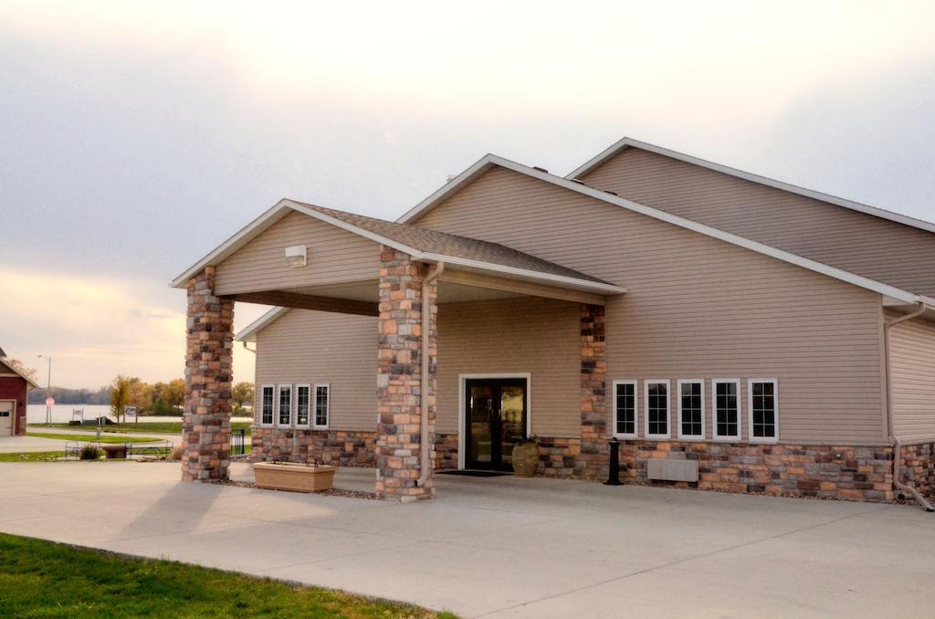 Cobblestone Inn & Suites - Lake View 외부 사진