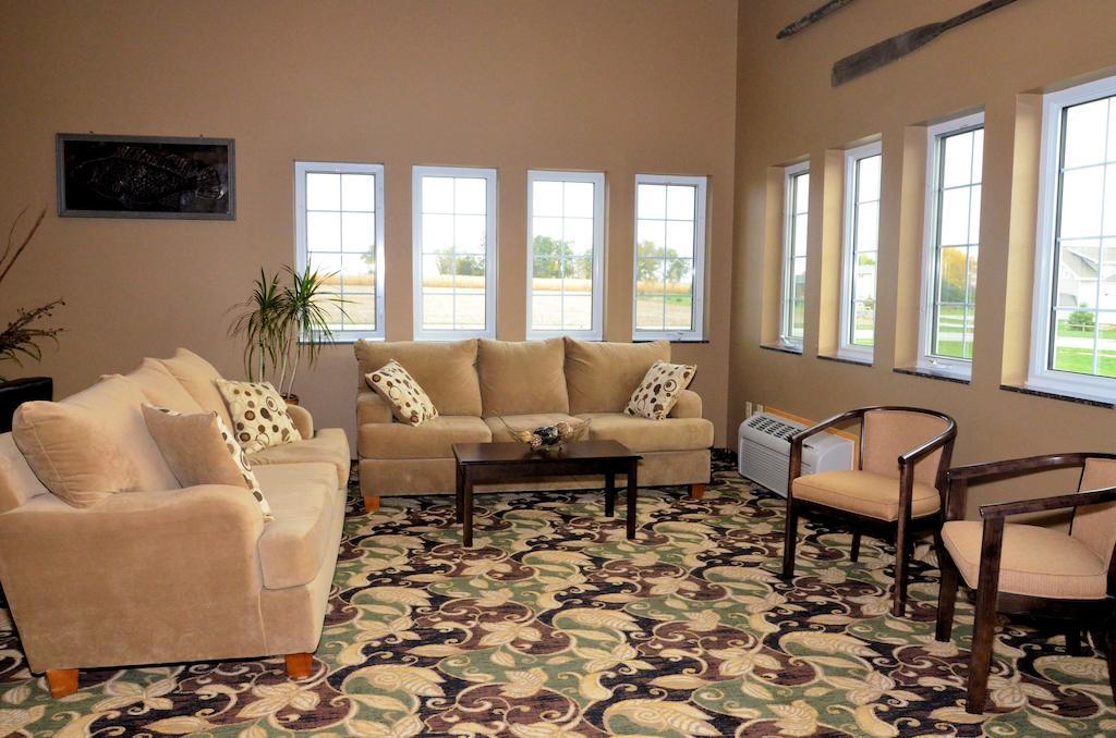 Cobblestone Inn & Suites - Lake View 외부 사진