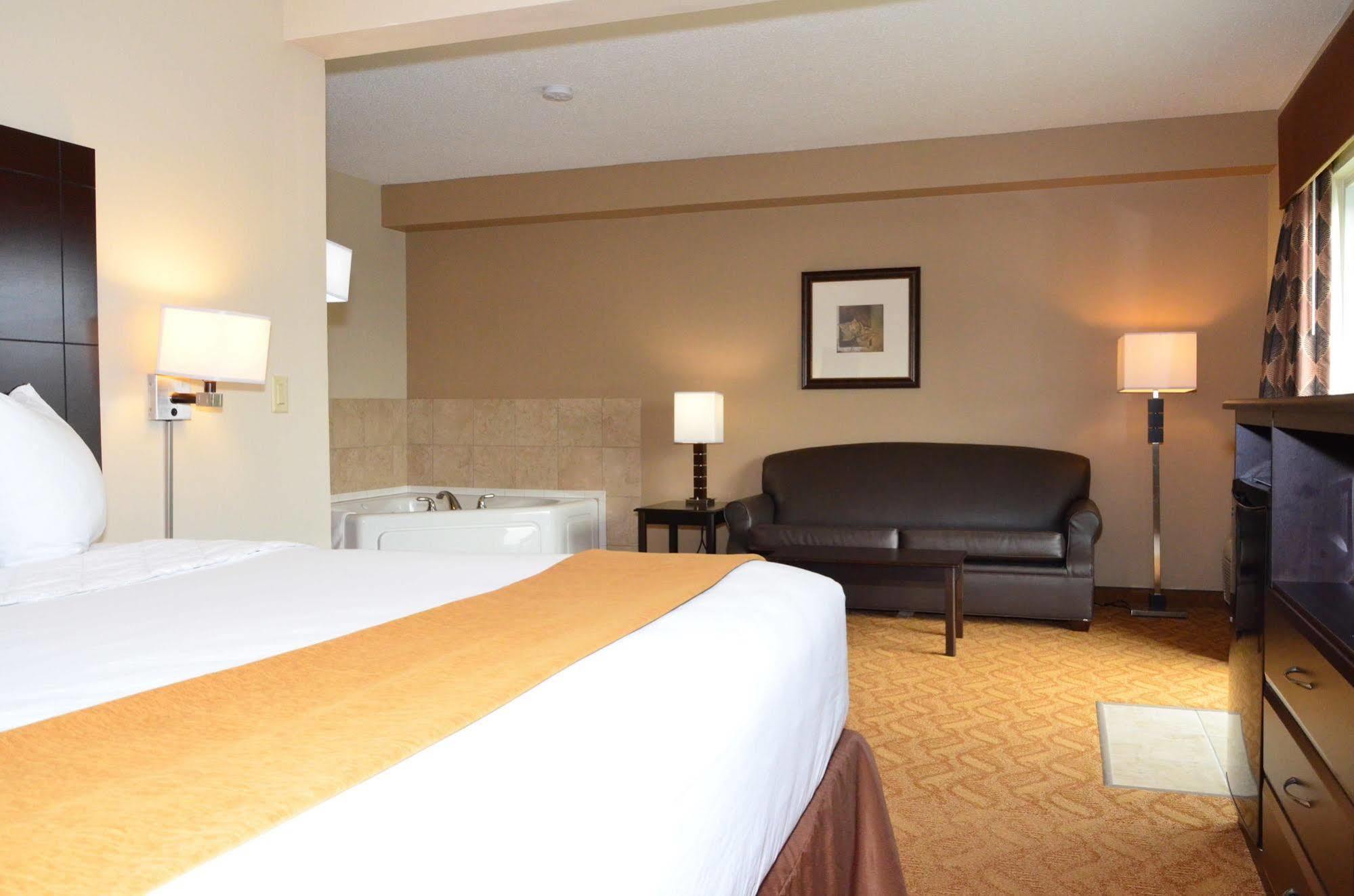 Cobblestone Inn & Suites - Lake View 외부 사진