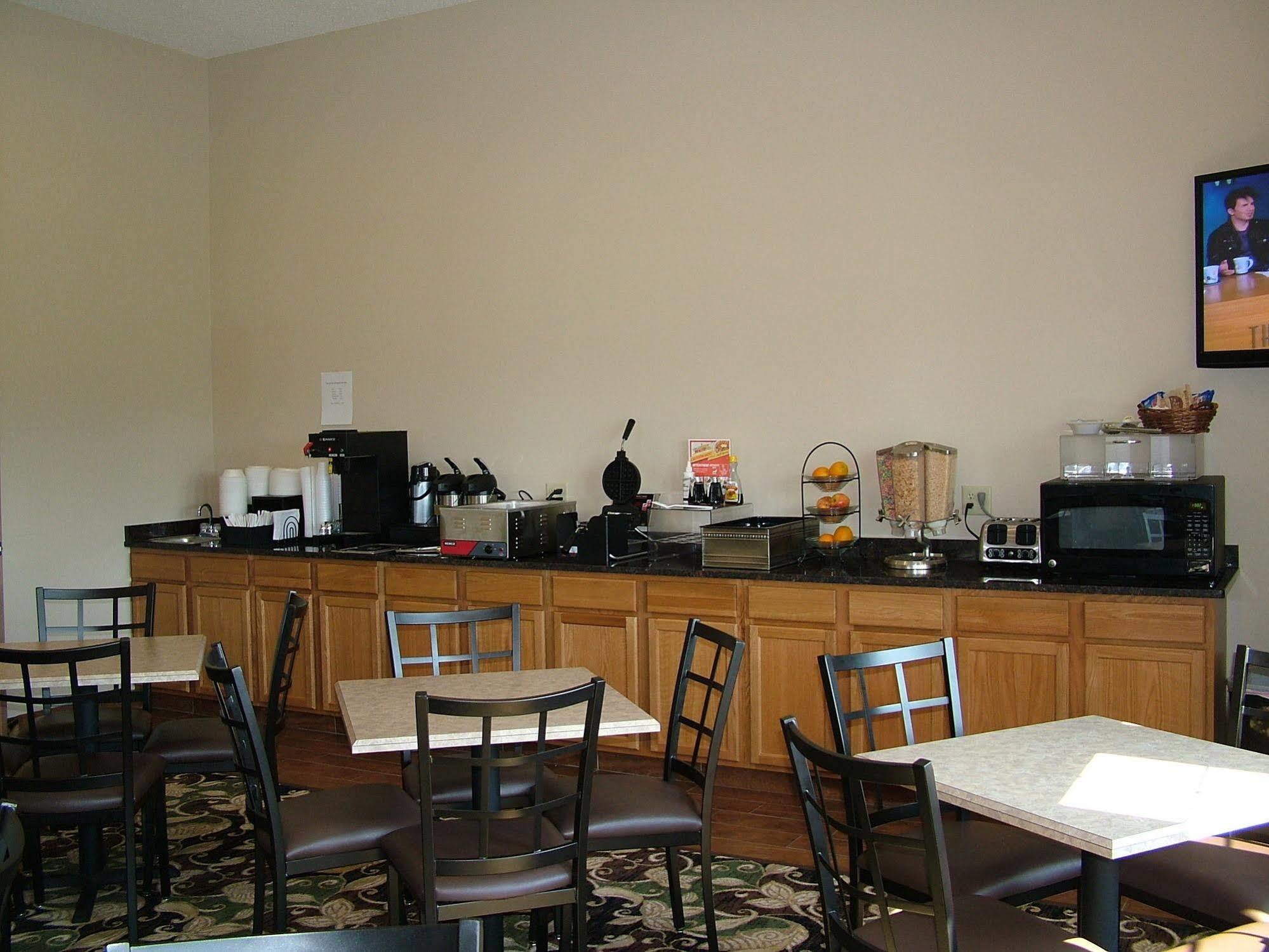 Cobblestone Inn & Suites - Lake View 외부 사진
